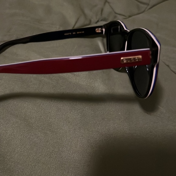 Authentic Gucci Sunglasses One Size. Comes with Original Gucci Sunglasses Case. - Picture 3 of 7